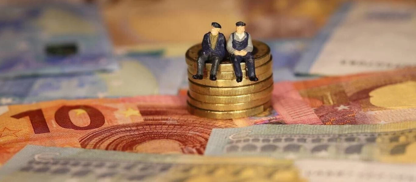 Ποιοι είναι οι δικαιούχοι των αναδρομικών στις συντάξεις: Πότε και τι ποσά θα πάρουν